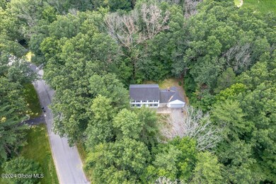 29 Knollwood Dr, Saratoga Springs, NY 12866 - photo 3