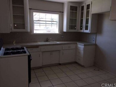 kitchen has plenty of space