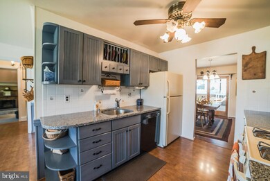 14701 Perrywood Dr, Burtonsville, MD 20866 - photo 7