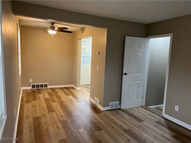 521 Kenwood Dr unit A5, Euclid, OH 44123 - photo 6