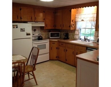 27 Locust St, Burlington, MA 01803 - photo 5