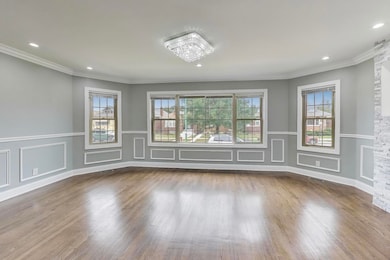 10229 S Calumet Ave, Chicago, IL 60628 - photo 3