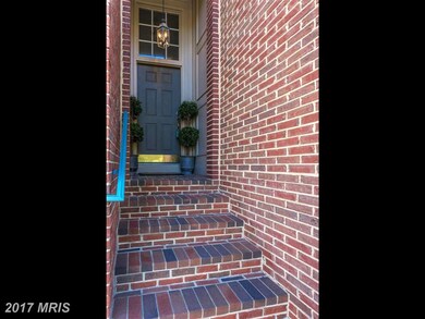 9923 Trosby Ct, Vienna, VA 22181 - photo 2