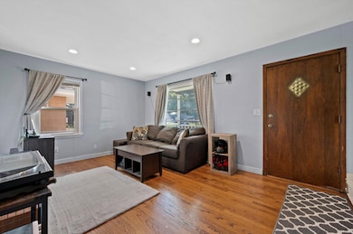 4040 W Green Tree Rd, Milwaukee, WI 53209 - photo 2