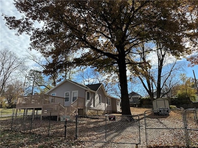 11335 E 13th St S, Independence, MO 64052 - photo 2