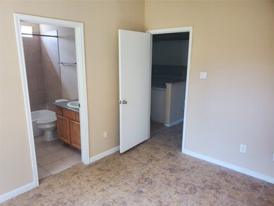6929 Liverpool St, Houston, TX 77021 - photo 3