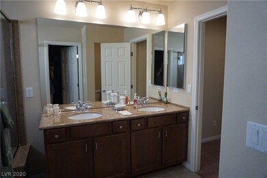 Downstairs Master En Suite