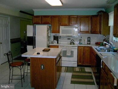 1675 Heather Ln, Huntingtown, MD 20639 - photo 6