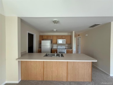 1148 Rial Lake Dr unit 43, Howell, MI 48843 - photo 6