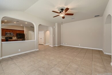 10713 Barnsford Ln, Helotes, TX 78023 - photo 6