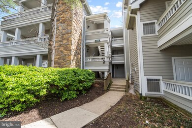 4408 Helmsford Ln unit 204, Fairfax, VA 22033 - photo 3