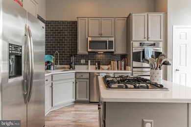 2404 Battery Hill Cir, Woodbridge, VA 22191 - photo 6