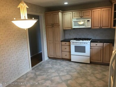 101 Spratt Ave, Staten Island, NY 10306 - photo 5