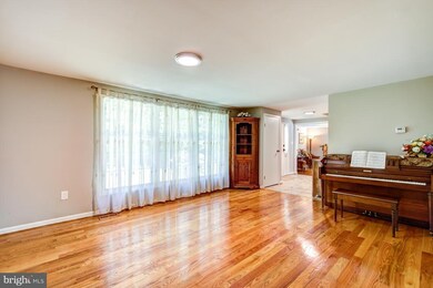 2934 Harvest Glen Ct, Herndon, VA 20171 - photo 7