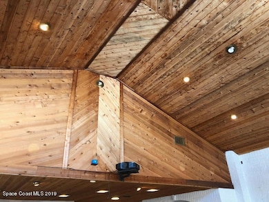 Applewood Amazing Wood Vaulted Ceiling