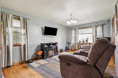 503 W Dale St, Waterloo, IA 50703 - photo 4