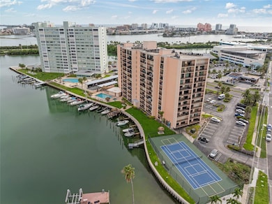 51 Island Way Views, Tennis Court and Pool