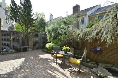 10749 Brewer House Rd, Rockville, MD 20852 - photo 4