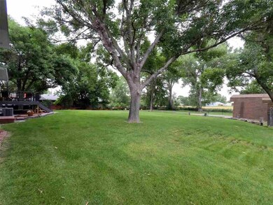 292 E North River Rd, North Platte, NE 69101 - photo 2