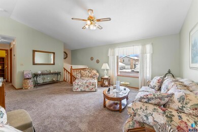 2725 S Alpine Ave, Sioux Falls, SD 57110 - photo 4