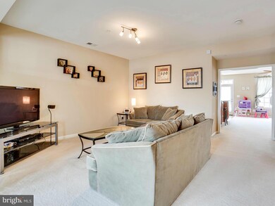 2695 Sheffield Hill Way unit 157, Woodbridge, VA 22191 - photo 5