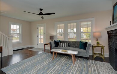 Living Room (3)