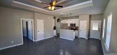 901 E Seideman St, Seguin, TX 78155 - photo 2