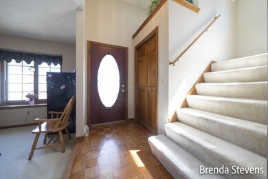 6-web-or-mls-2281-vantage-ct-se
