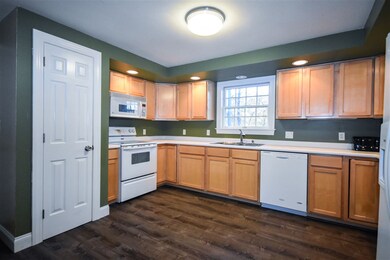 13 Harding St, Rochester, NH 03867 - photo 6