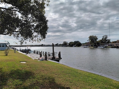 2135 Waterview Dr, Holiday, FL 34691 - photo 2