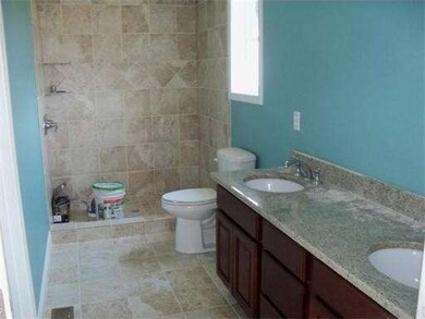 217 Whitefield St, Fall River, MA 02721 - photo 4