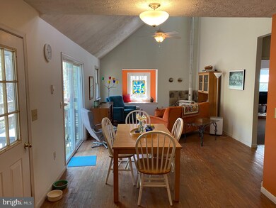 688 Amberwood Ln, Great Cacapon, WV 25422 - photo 4