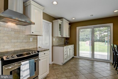 2608 Kingsley Ln, Bowie, MD 20715 - photo 6