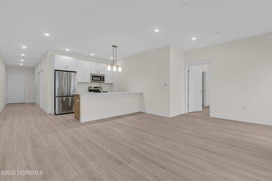 19 Carr Ave unit 211, Keansburg, NJ 07734 - photo 3