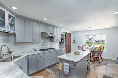 Gas Range and Hood