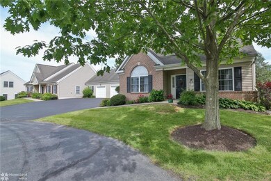 4940 Steeplechase Dr unit 33B, Macungie, PA 18062 - photo 3