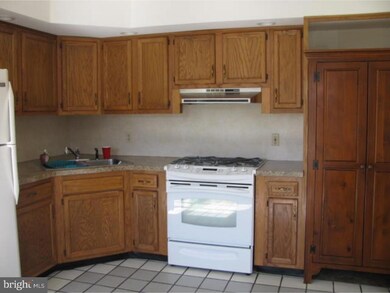 16 N 9th St unit 3, Emmaus, PA 18049 - photo 2
