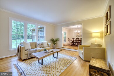 12134 Folkstone Dr, Herndon, VA 20171 - photo 7