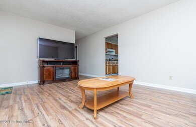 1419 Fisher Ln, Mount Washington, KY 40047 - photo 4