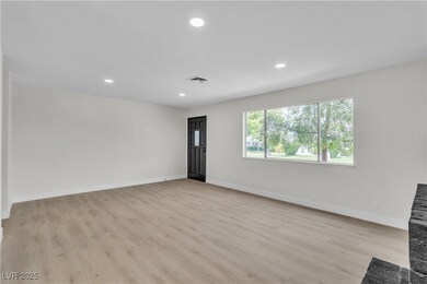 163 Greenbriar Townhouse Way, Las Vegas, NV 89121 - photo 4