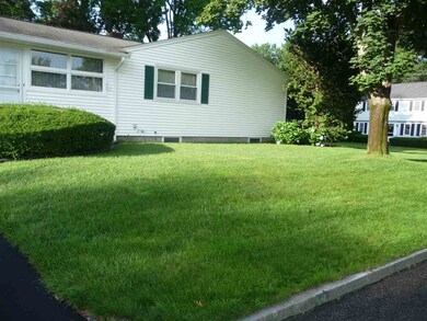 99 Mayflower Dr, Manchester, NH 03104 - photo 5