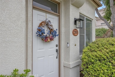 27879 Skycrest Cir unit 28, Valencia, CA 91354 - photo 4