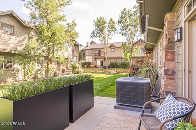 008_6042foxpoint-33_550