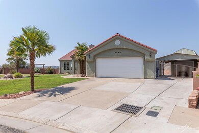 Front Right - 3 Garages