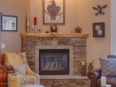 005_Gas Fireplace