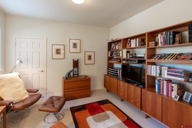 Large office/Den