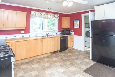 10 Thayer St, South Deerfield, MA 01373 - photo 3