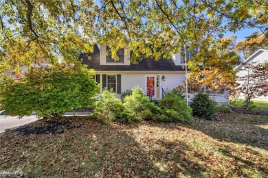 7292 Kenssington Dr, North Ridgeville, OH 44039 - photo 2