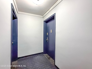 Fort Place Cooperative unit B5D, Staten Island, NY 10301 - photo 3