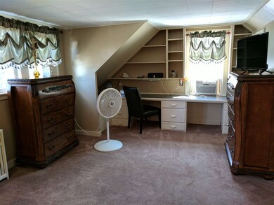 77 Autumn St, Rochester, NH 03868 - photo 4